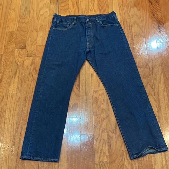 Levi’s 501 Mens 40 x 32 Dark Wash Blue Jeans Button Fly Pockets Western Classic - Picture 4 of 12